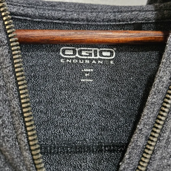 OGIO ENDURANCE Hoodie With John deere Logos - Picture 3 of 9